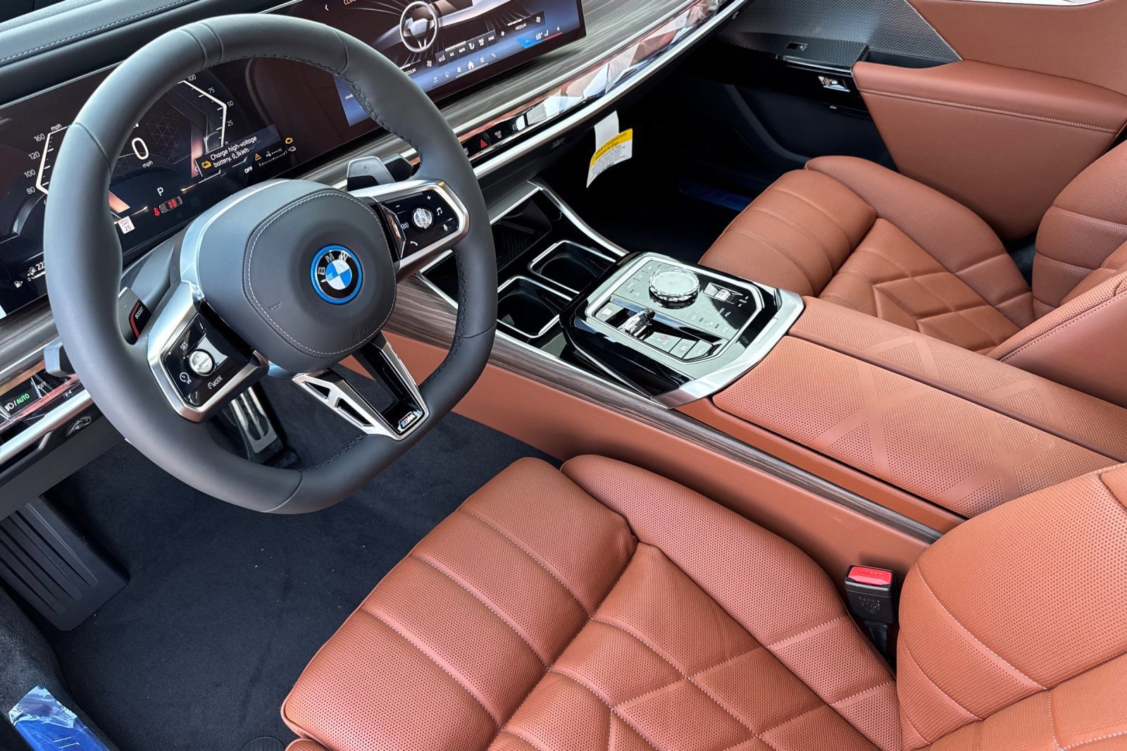 New 2026 BMW 750e xDrive image 4