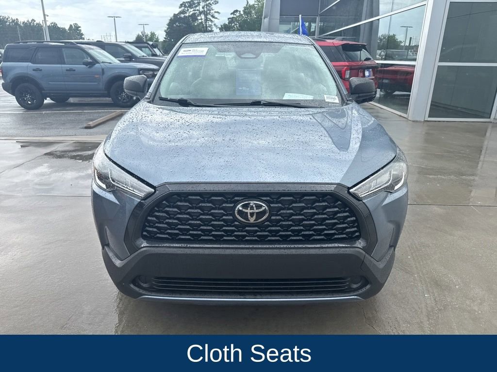 Used 2025 Toyota Corolla Cross L FWD image 2