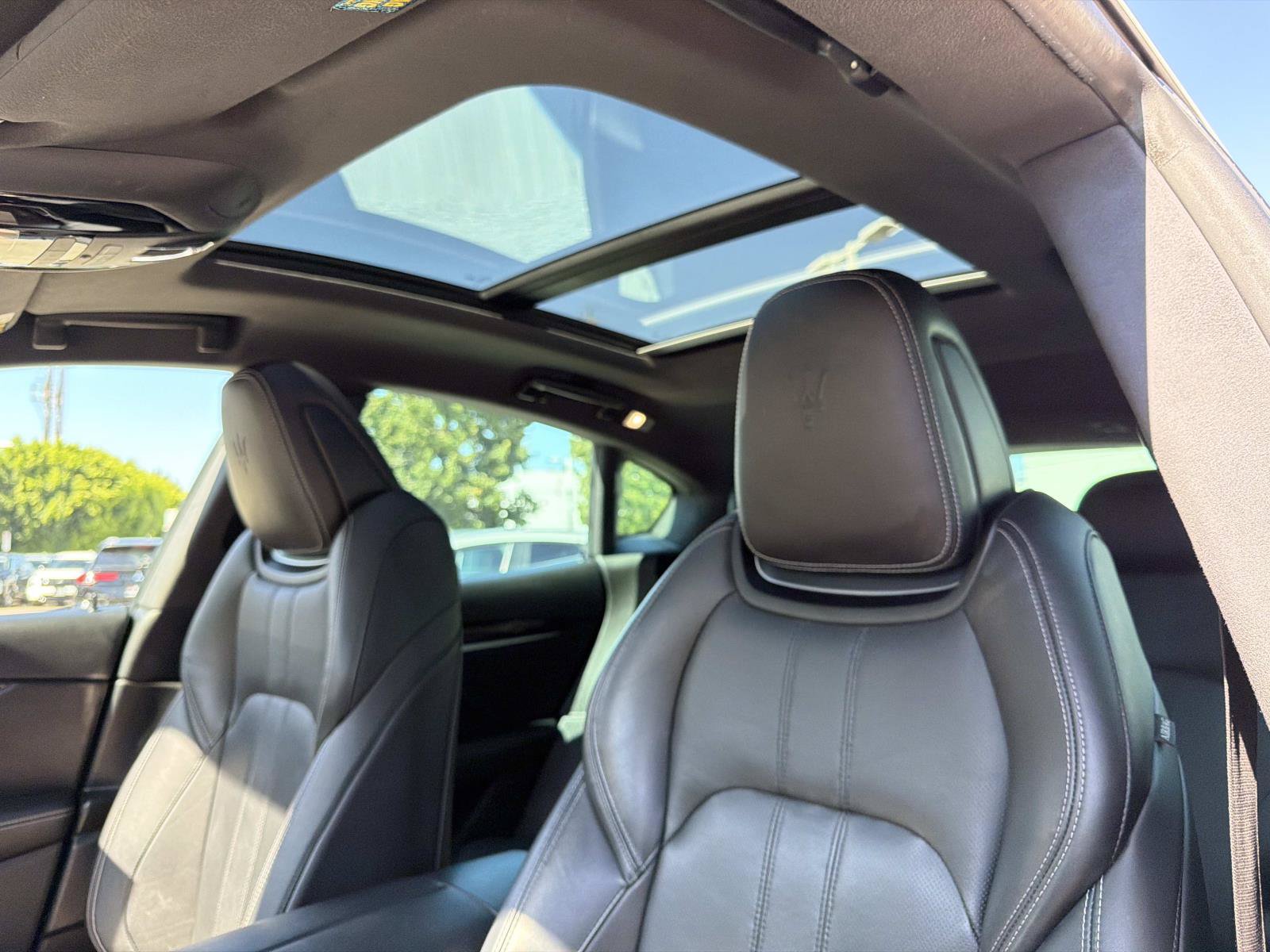 Used 2018 Maserati Levante GranSport AWD/4WD image 19