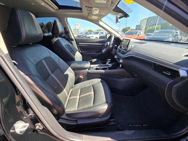 Used 2024 Nissan Altima 2.5 SR AWD/4WD image 11