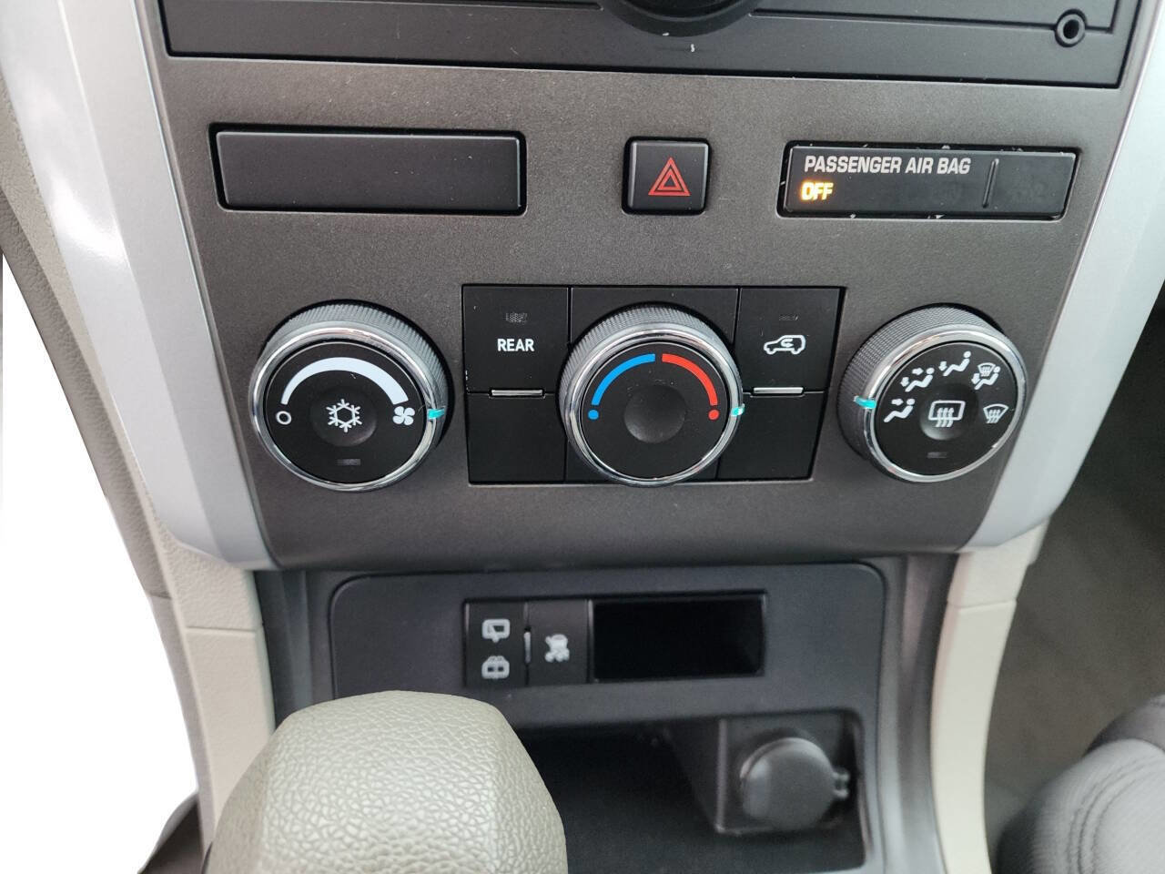 Used 2010 Chevrolet Traverse LS FWD image 25