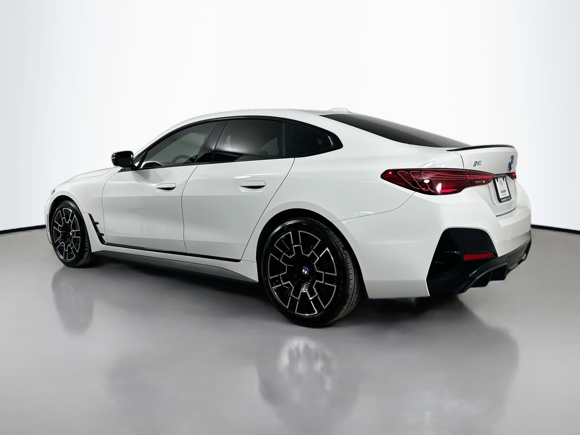 Used 2025 BMW i4 xDrive40i w/ M Sport Package image 8