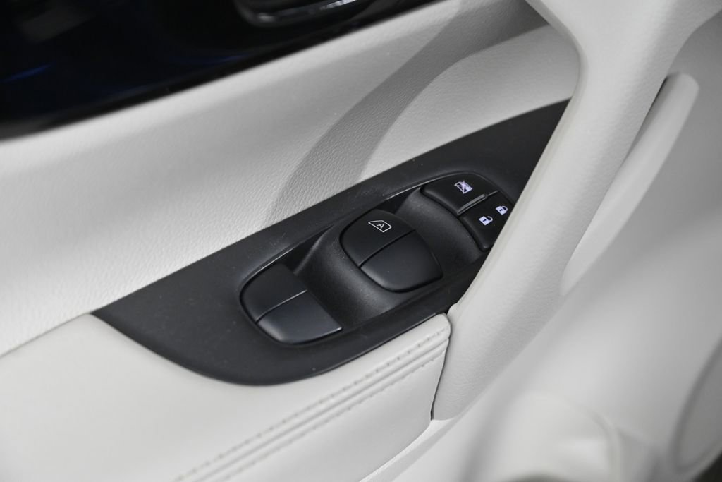 Used 2019 Nissan Rogue Sport SL image 24