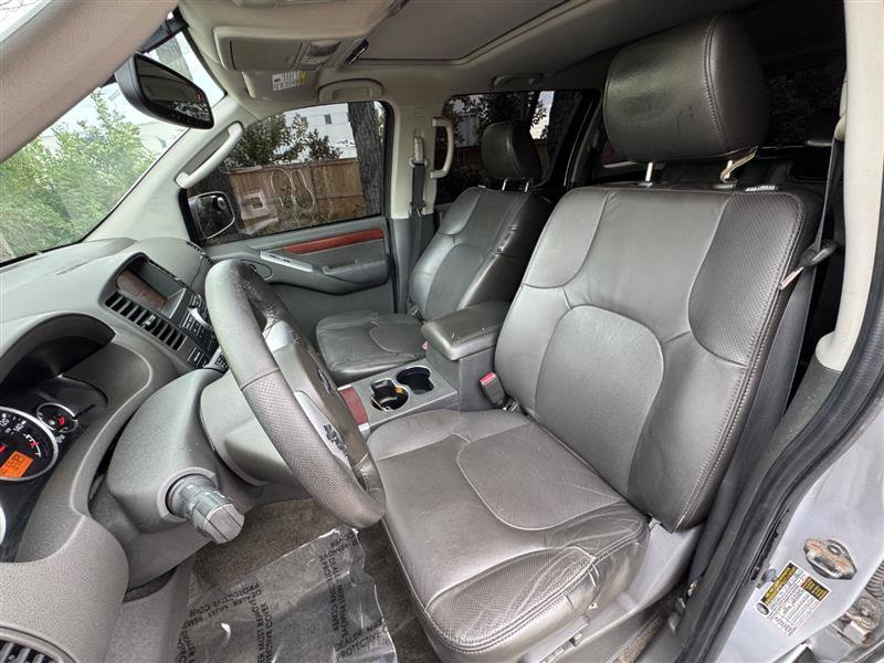 Used 2011 Nissan Pathfinder LE w/ Protection Pkg AWD/4WD image 12