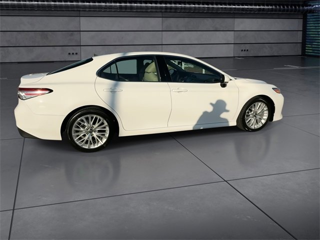 Used 2018 Toyota Camry XLE image 9