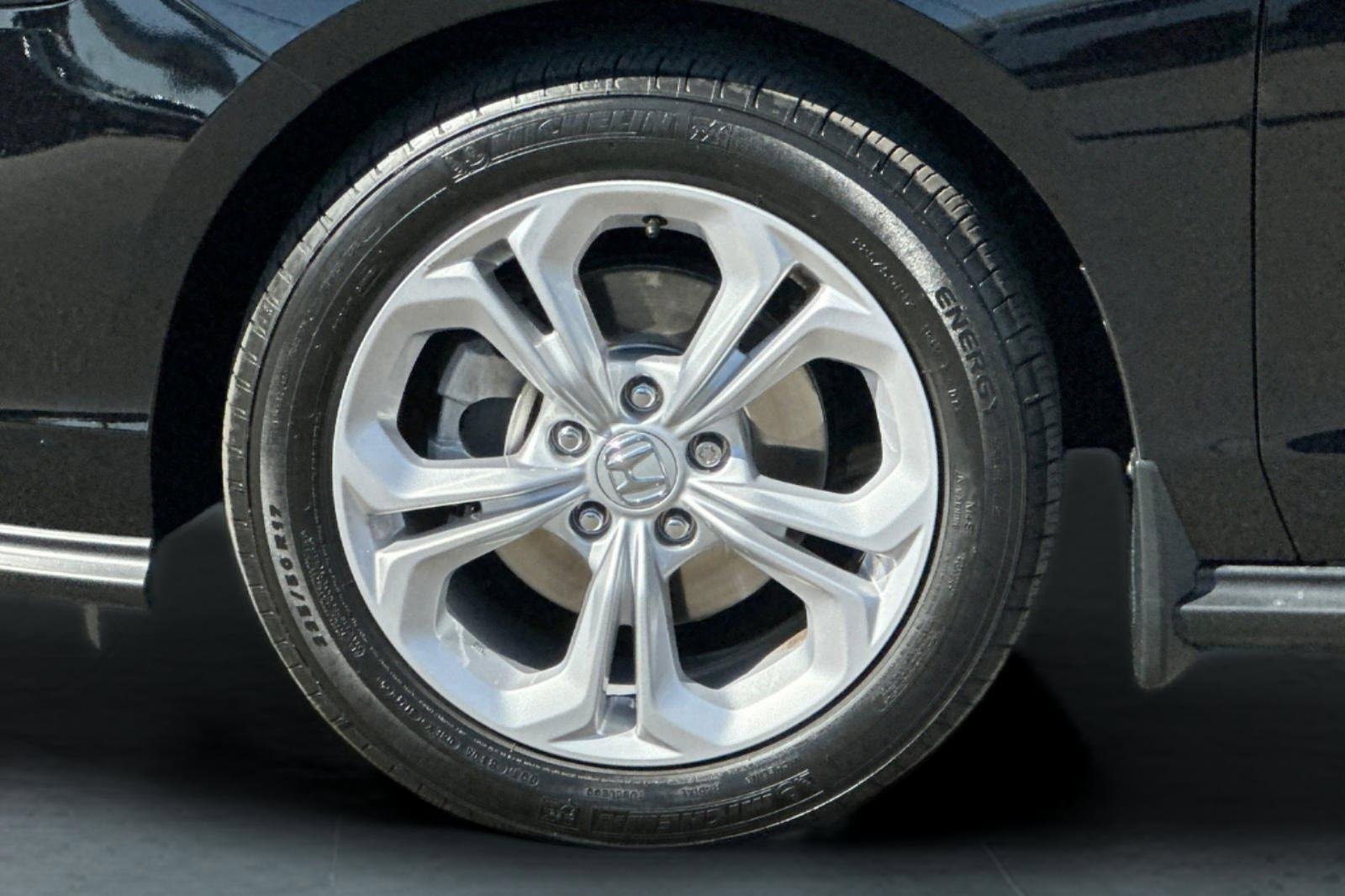 Certified 2025 Honda Accord LX image 25