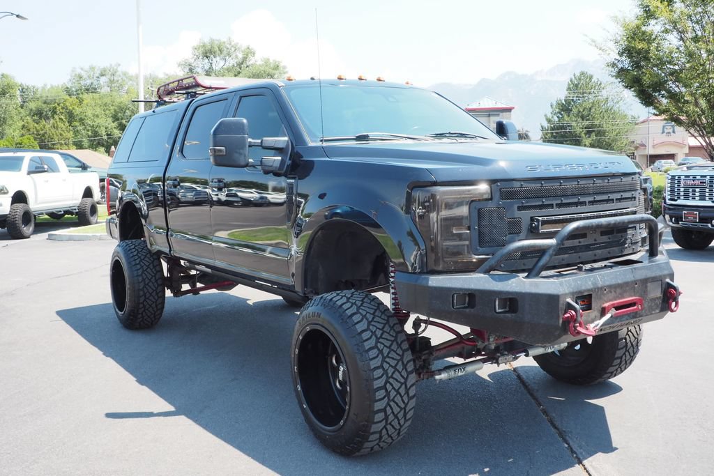 Used 2017 Ford F350 Platinum w/ Platinum Ultimate Package AWD/4WD image 3