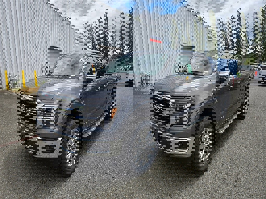 New 2025 Ford F150 Lariat w/ Equipment Group 502A High