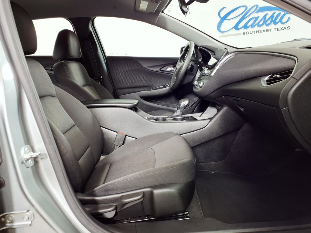 Used 2025 Chevrolet Malibu LS image 13
