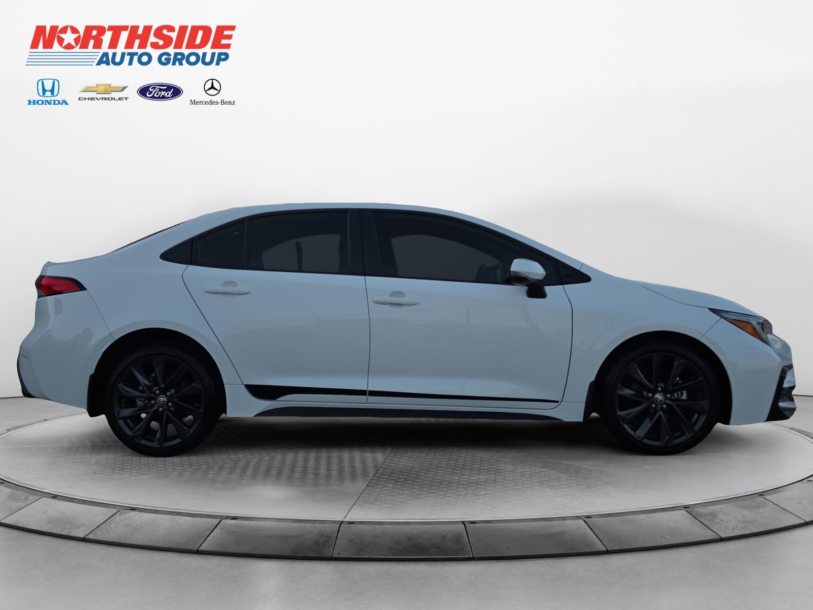 Used 2025 Toyota Corolla SE FWD image 8