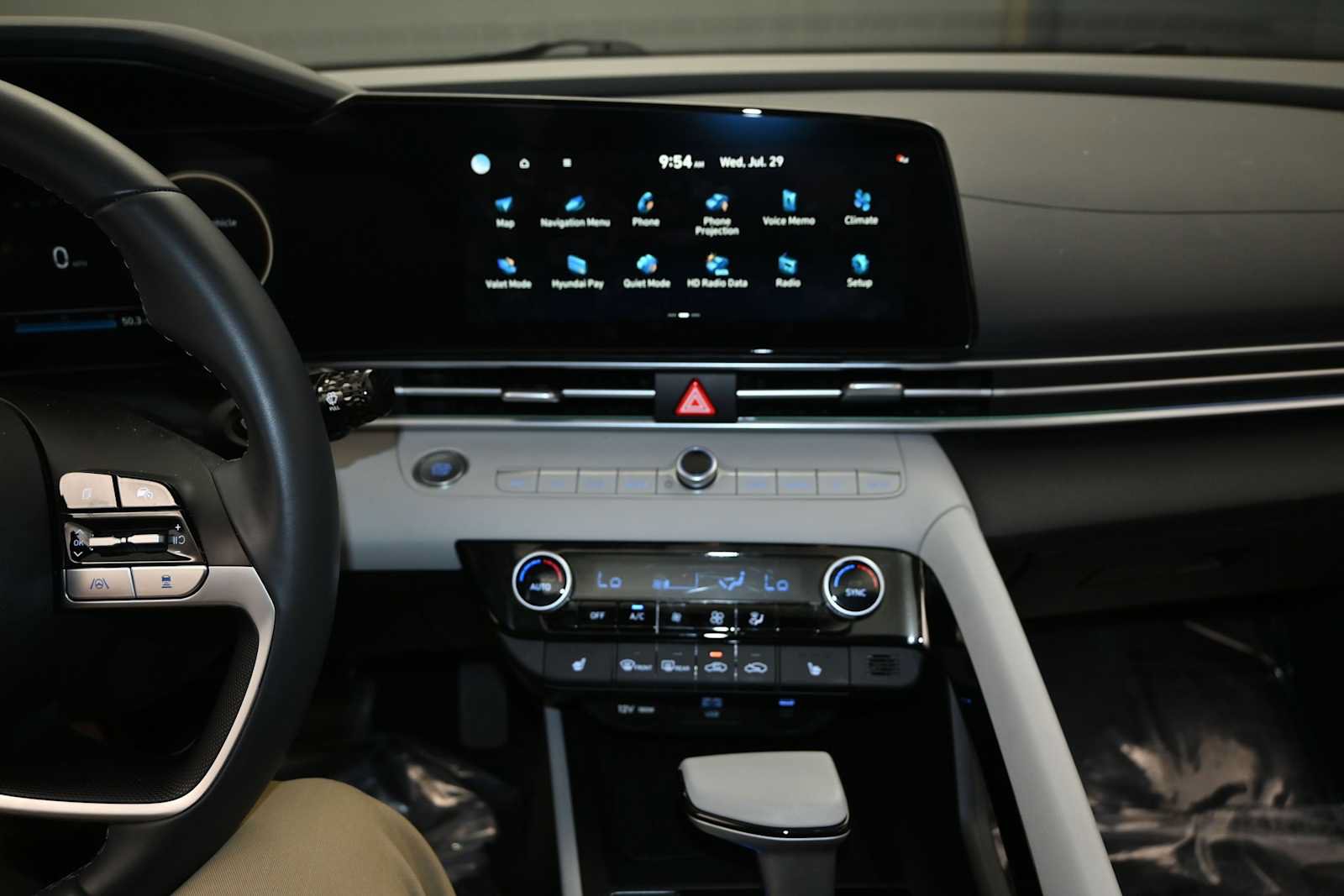Used 2025 Hyundai Elantra Limited FWD image 15