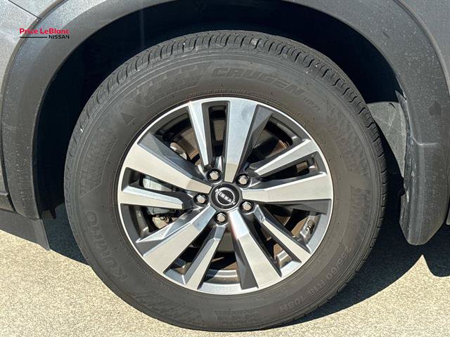 Used 2025 Nissan Pathfinder SL FWD image 4