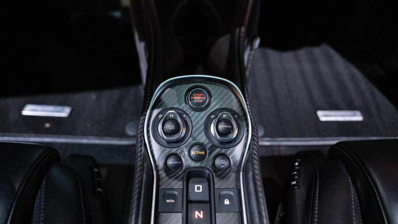 Used 2019 McLaren 600LT RWD image 24