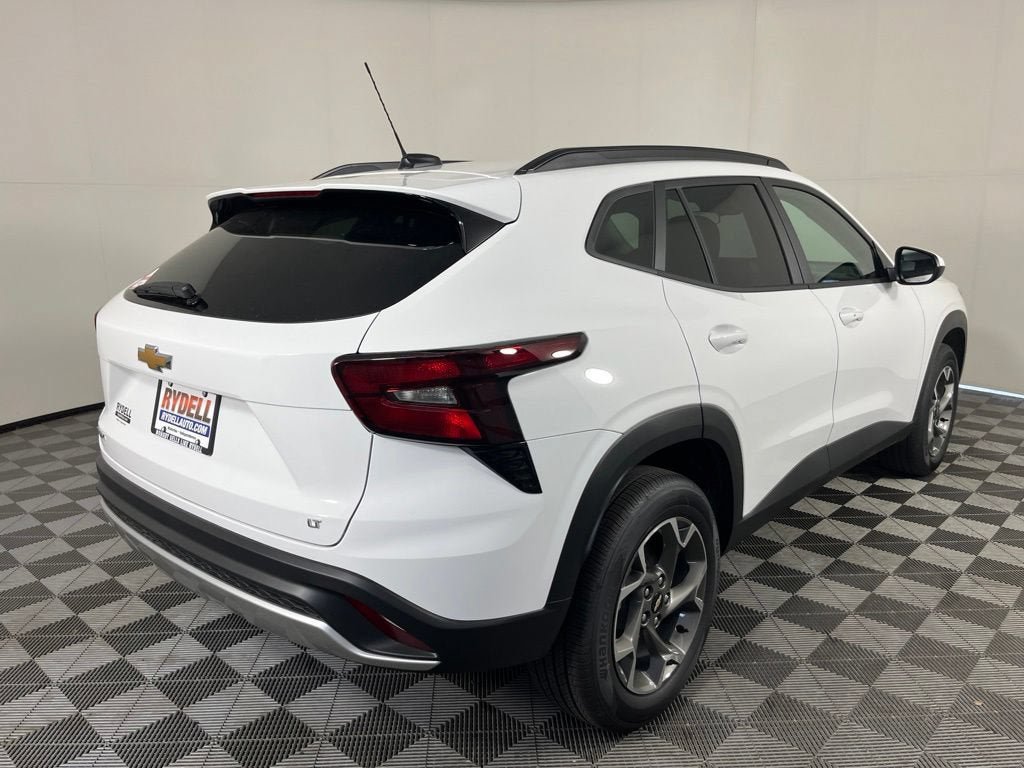 New 2026 Chevrolet Trax LT w/ LT Convenience Package FWD image 8