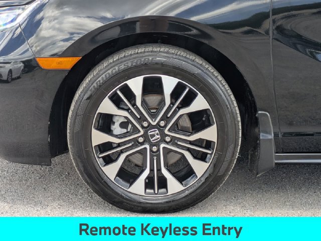 Used 2025 Honda Odyssey Elite image 12