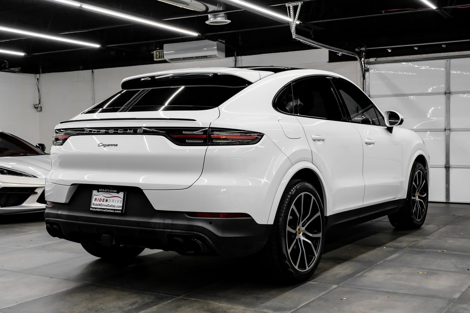Used 2023 Porsche Cayenne Coupe image 13