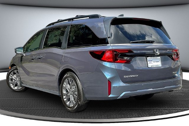 New 2027 Honda Odyssey Touring image 3