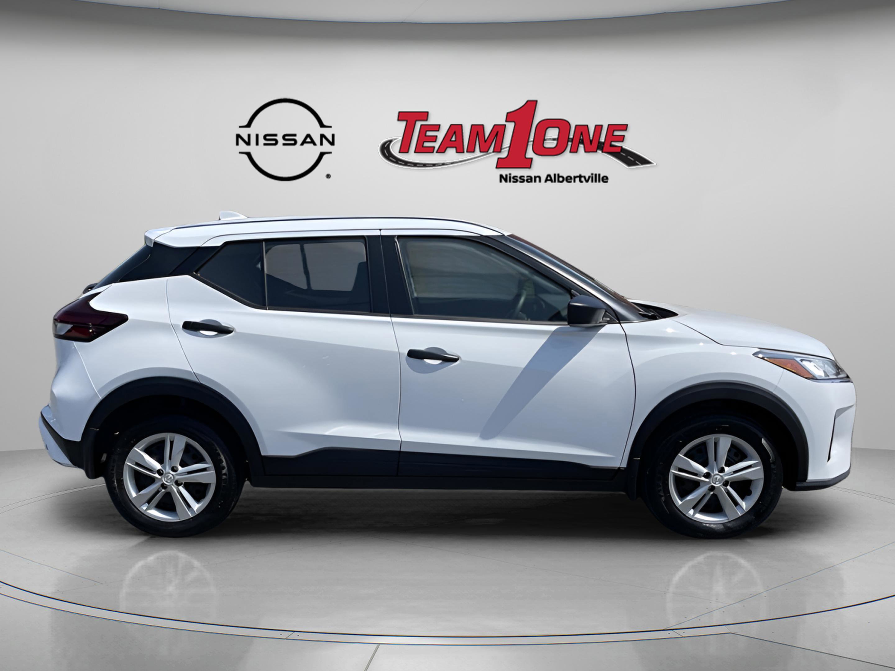 New 2025 Nissan Kicks Play S image 7