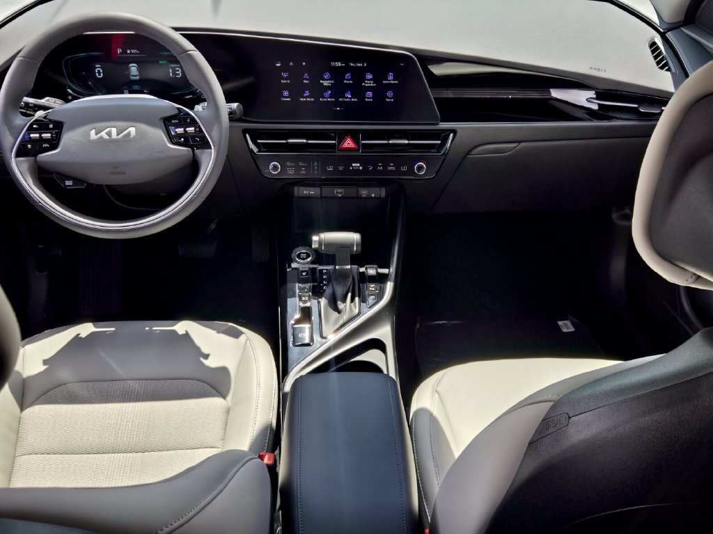 New 2026 Kia Niro EX FWD image 9
