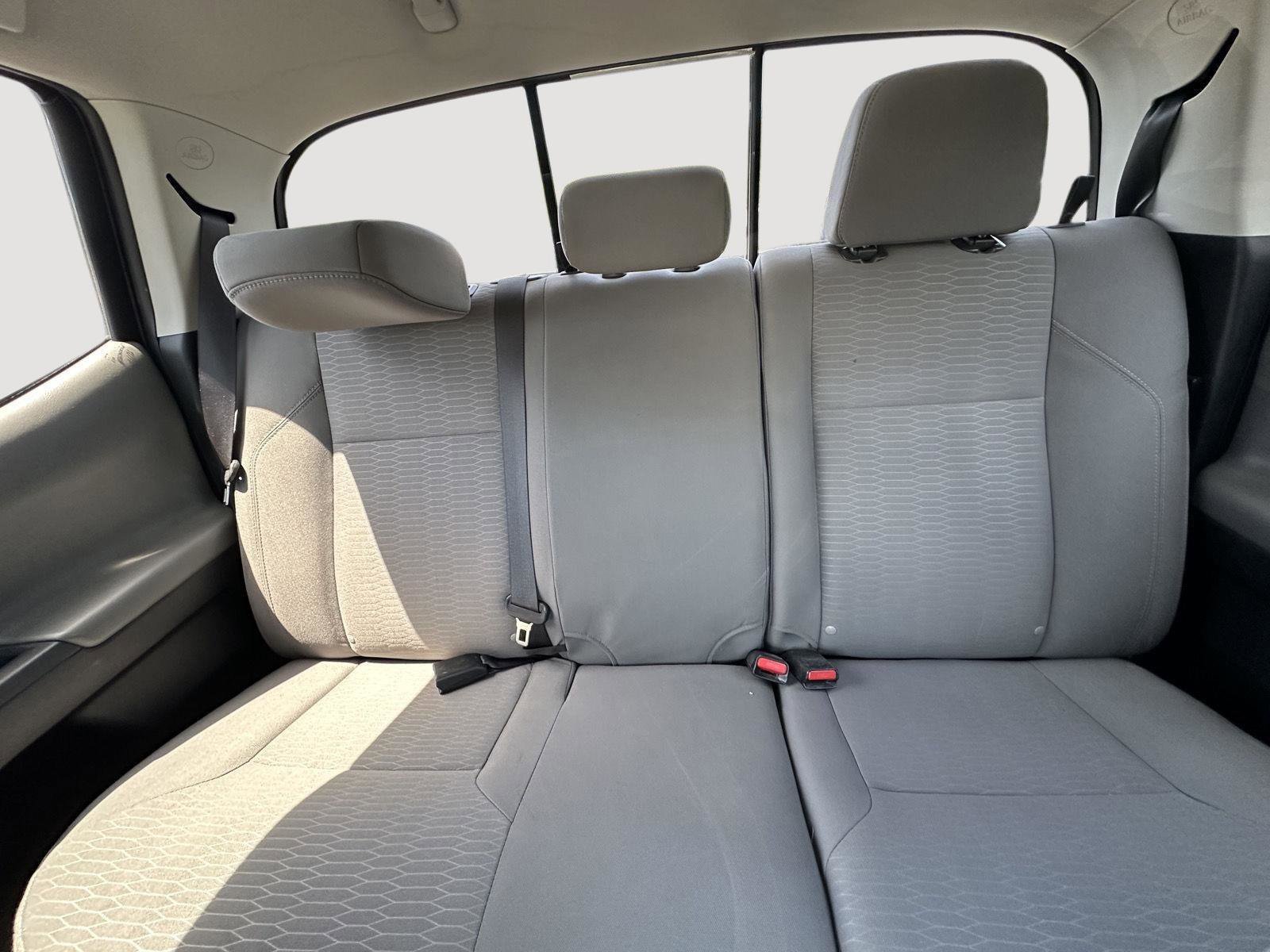 Used 2018 Toyota Tacoma SR5 RWD image 12