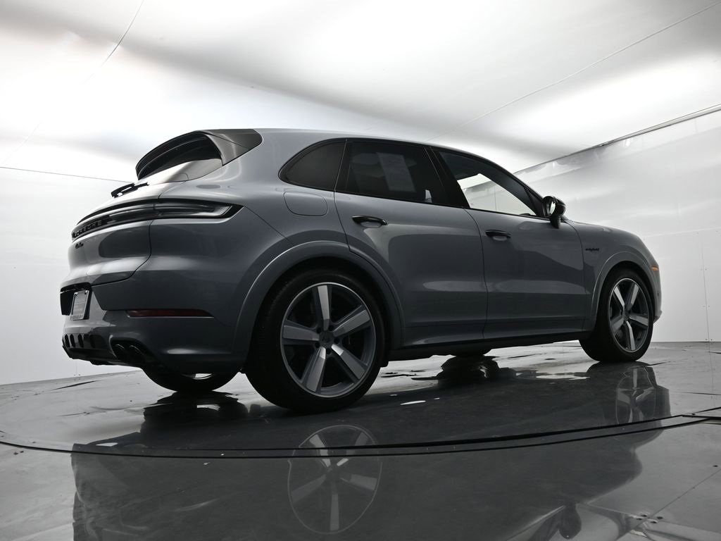 Used 2025 Porsche Cayenne Turbo image 56