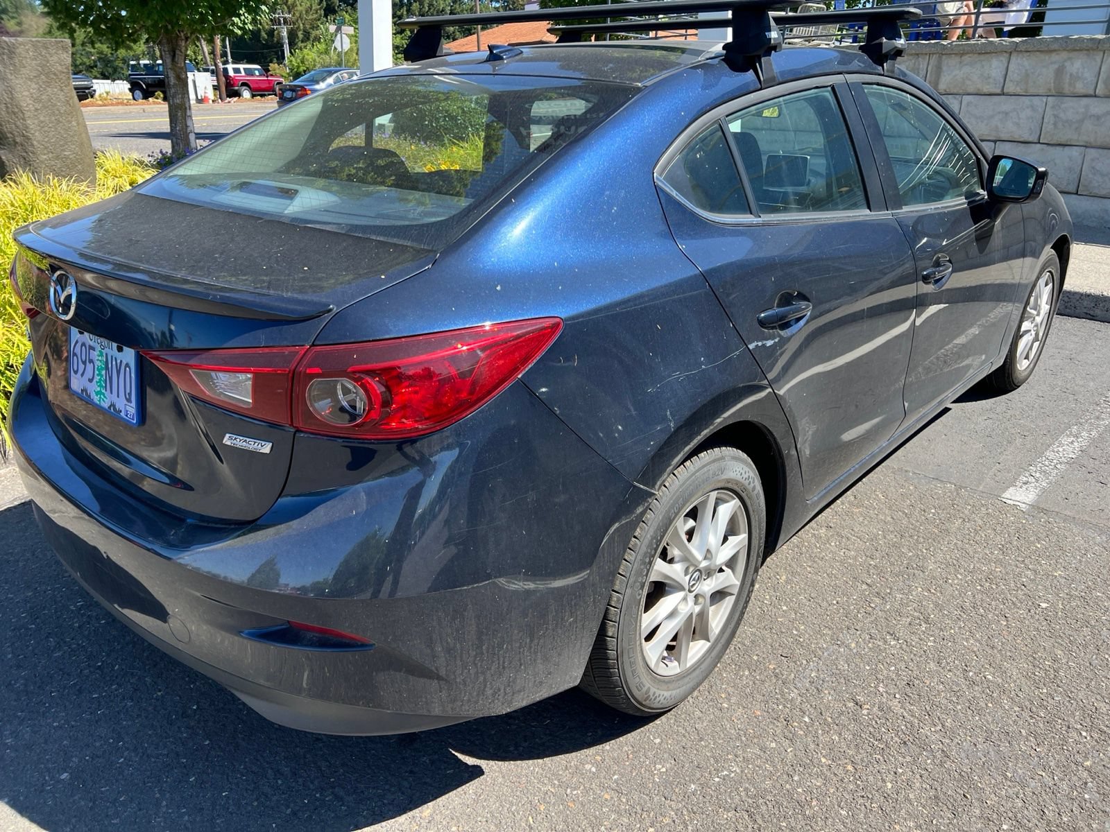 Used 2015 MAZDA MAZDA3 i Touring w/ Technology Package FWD image 4