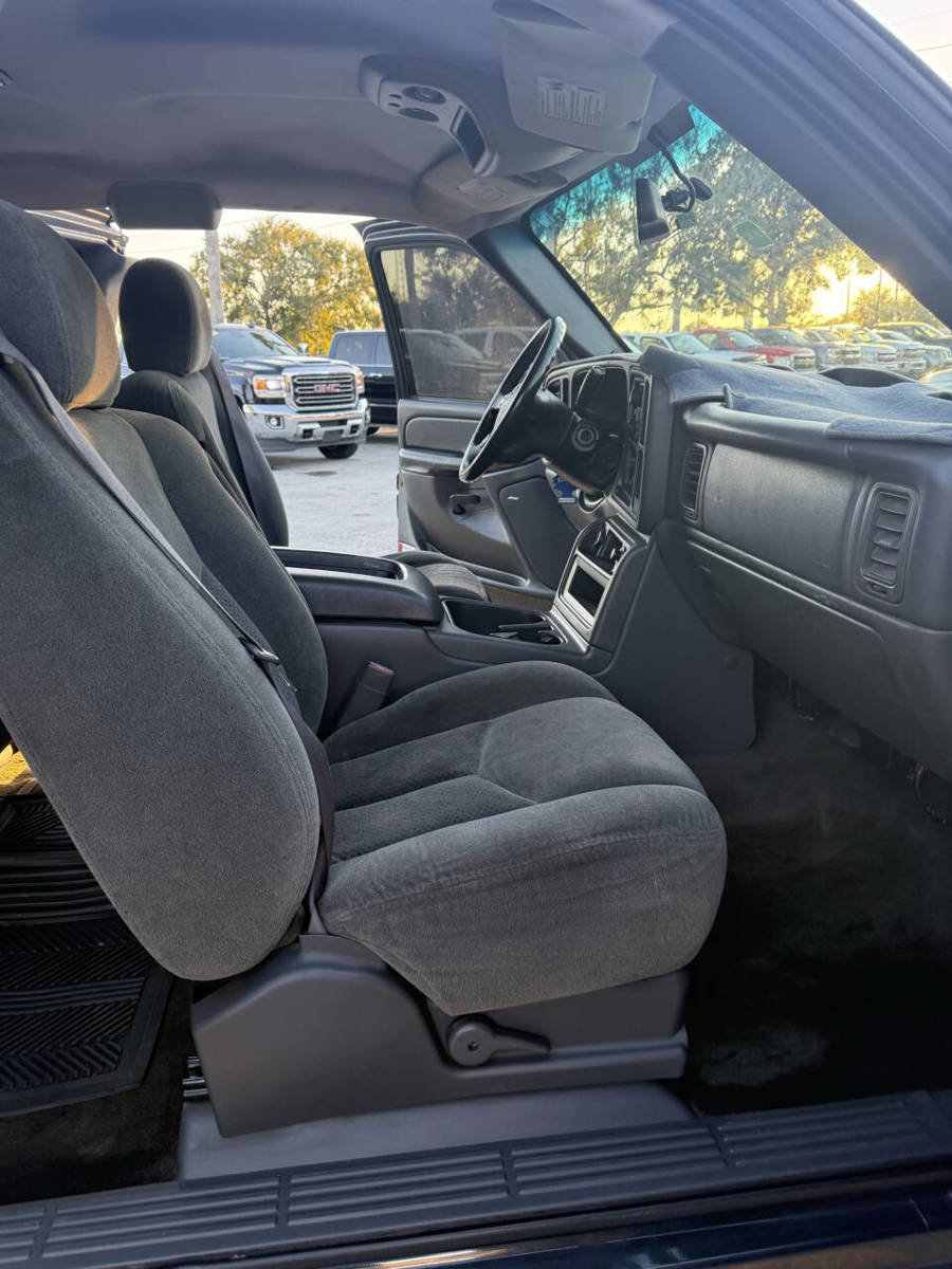 Used 2004 Chevrolet Silverado 1500 LS w/ Light Duty Power Package image 17