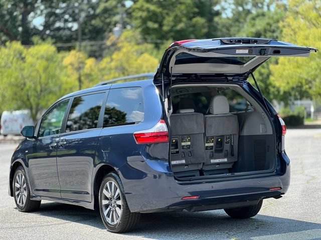 Used 2018 Toyota Sienna XLE w/ XLE Navigation Package AWD/4WD image 40