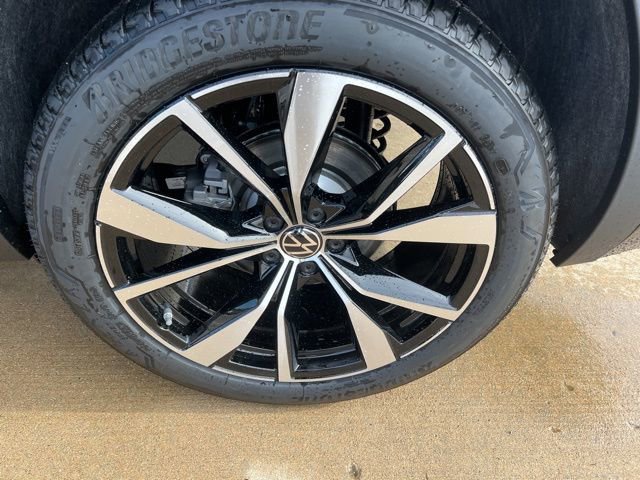 New 2026 Volkswagen Atlas SEL Premium R-Line image 18