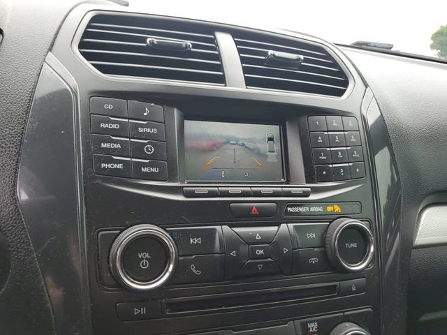 Used 2017 Ford Explorer XLT AWD/4WD image 24
