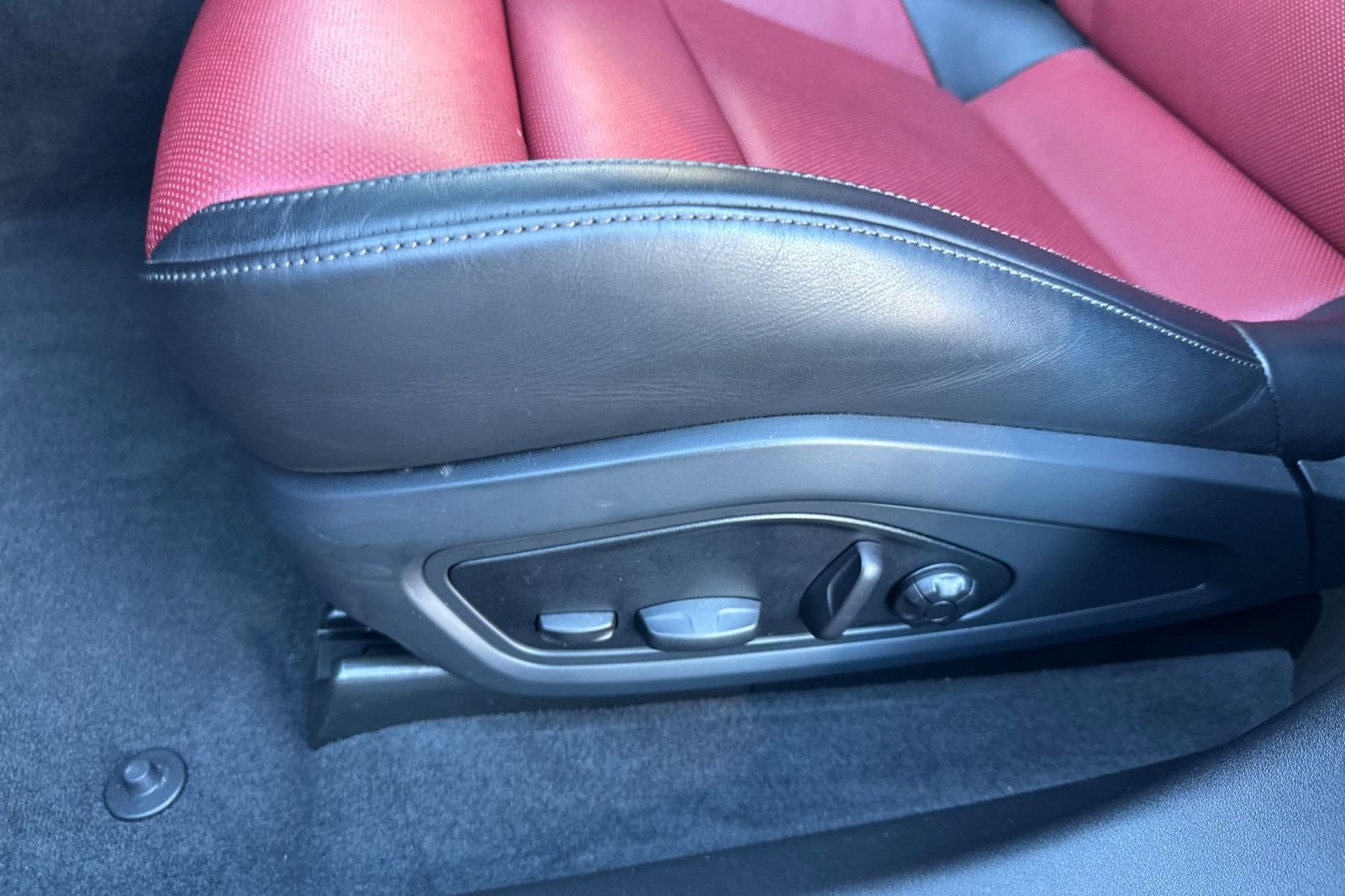 Certified 2025 Porsche Taycan Turbo image 14