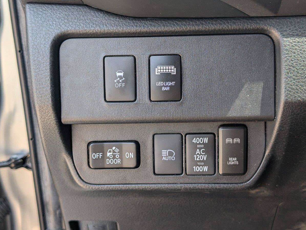 Used 2023 Toyota Tacoma TRD Off-Road AWD/4WD image 31