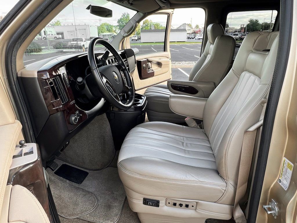 Used 2013 Chevrolet Express 2500 Extended image 3