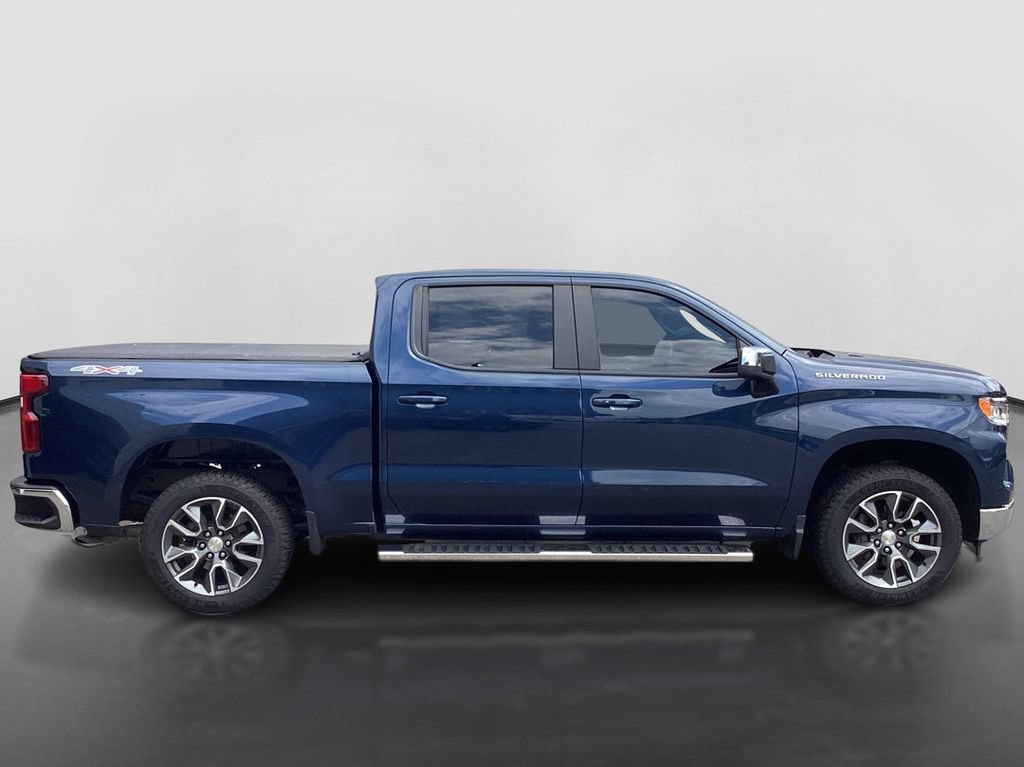 Used 2022 Chevrolet Silverado 1500 LT AWD/4WD image 4