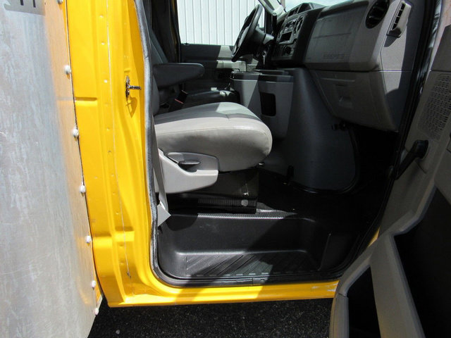Used 2021 Ford E-350 and Econoline 350 Super Duty RWD image 13
