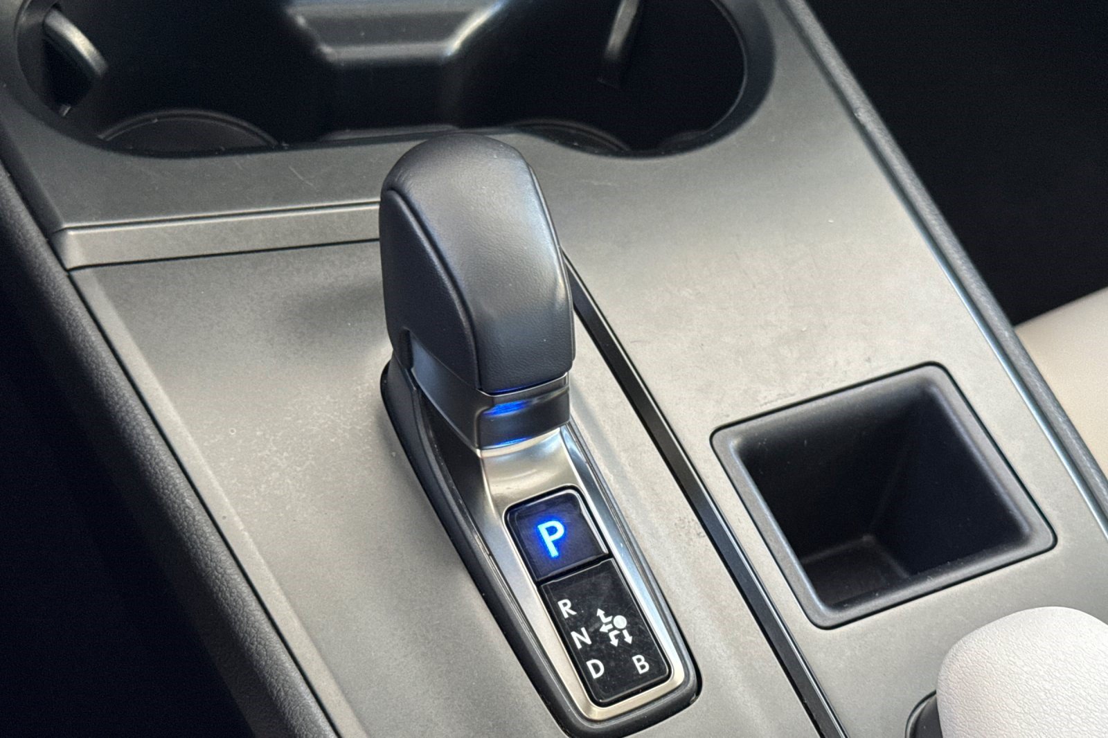 Certified 2025 Lexus UX 300h FWD w/ Accessory Package (Z2) image 27