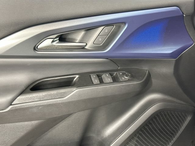 Used 2024 Chevrolet Equinox EV LT FWD image 25