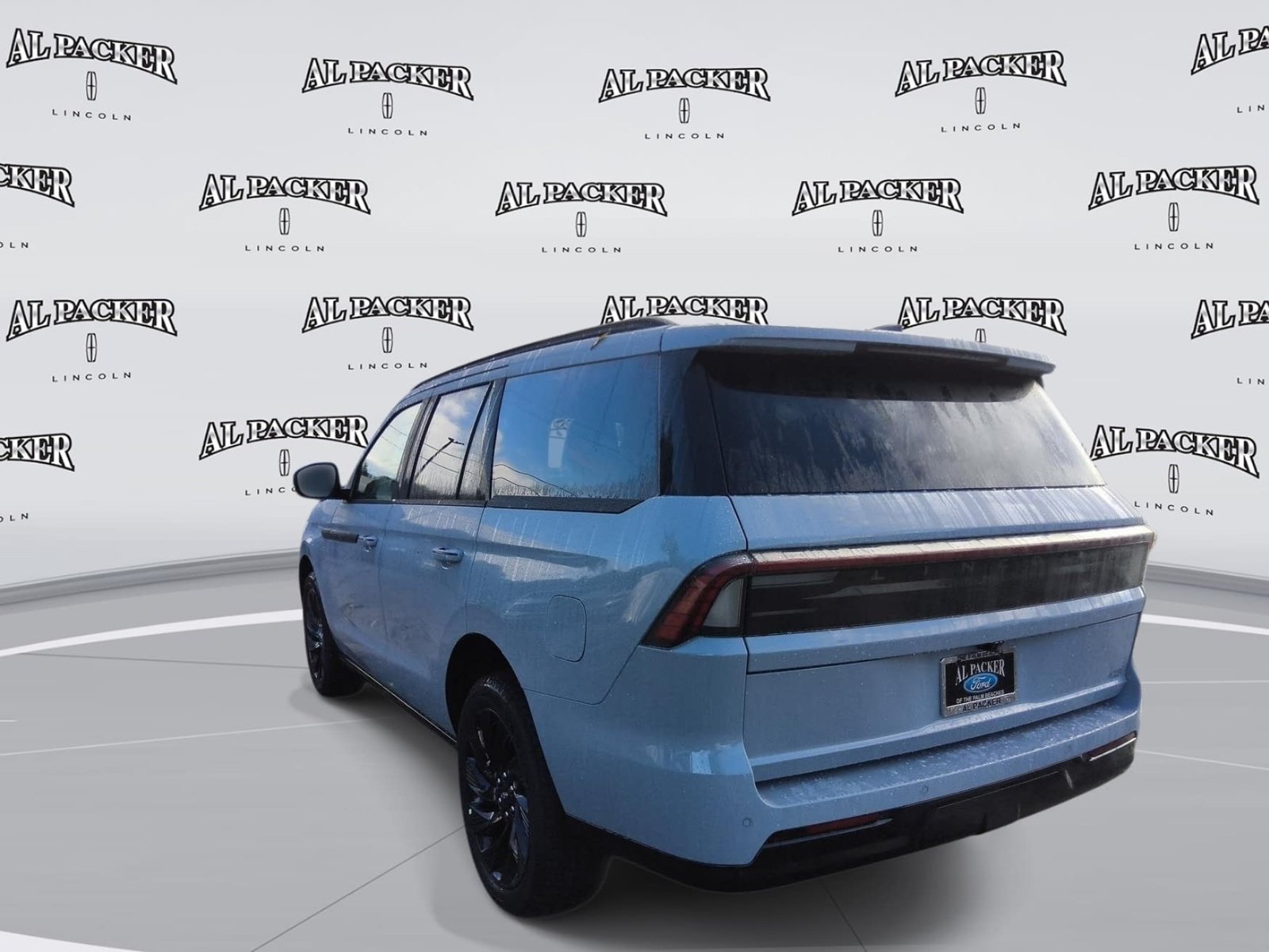 New 2027 Lincoln Navigator Reserve w/ Jet Appearance Package AWD/4WD image 3
