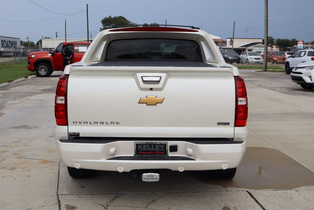 Used 2012 Chevrolet Avalanche LTZ RWD image 8