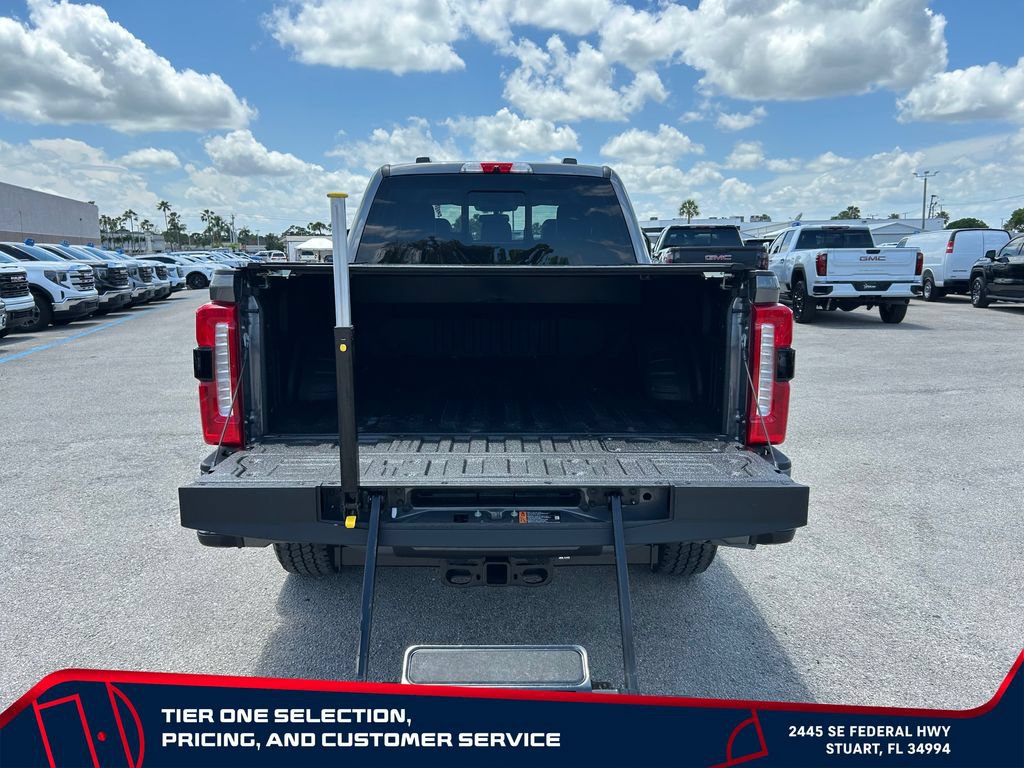 Used 2024 Ford F250 4x4 Crew Cab Super Duty image 10