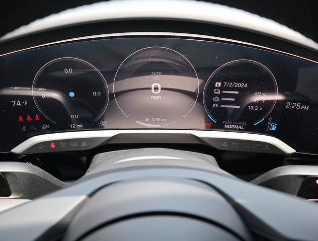 New 2025 Porsche Taycan 4S image 6
