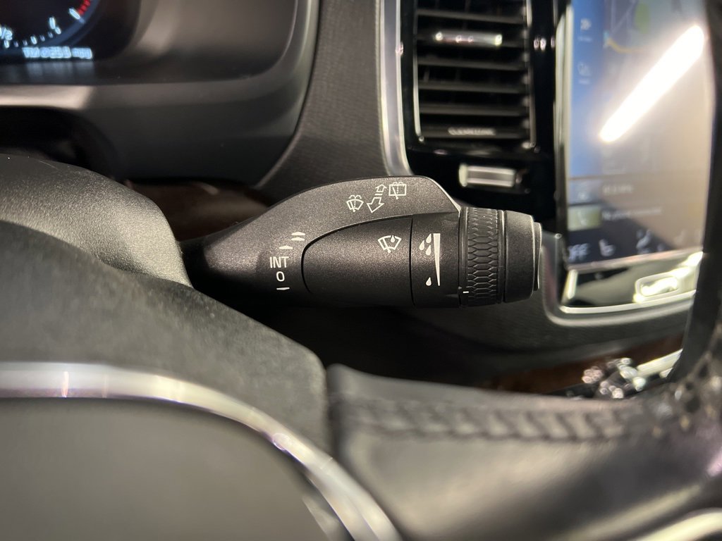 Used 2016 Volvo XC90 T6 Momentum w/ Momentum Plus Package image 18