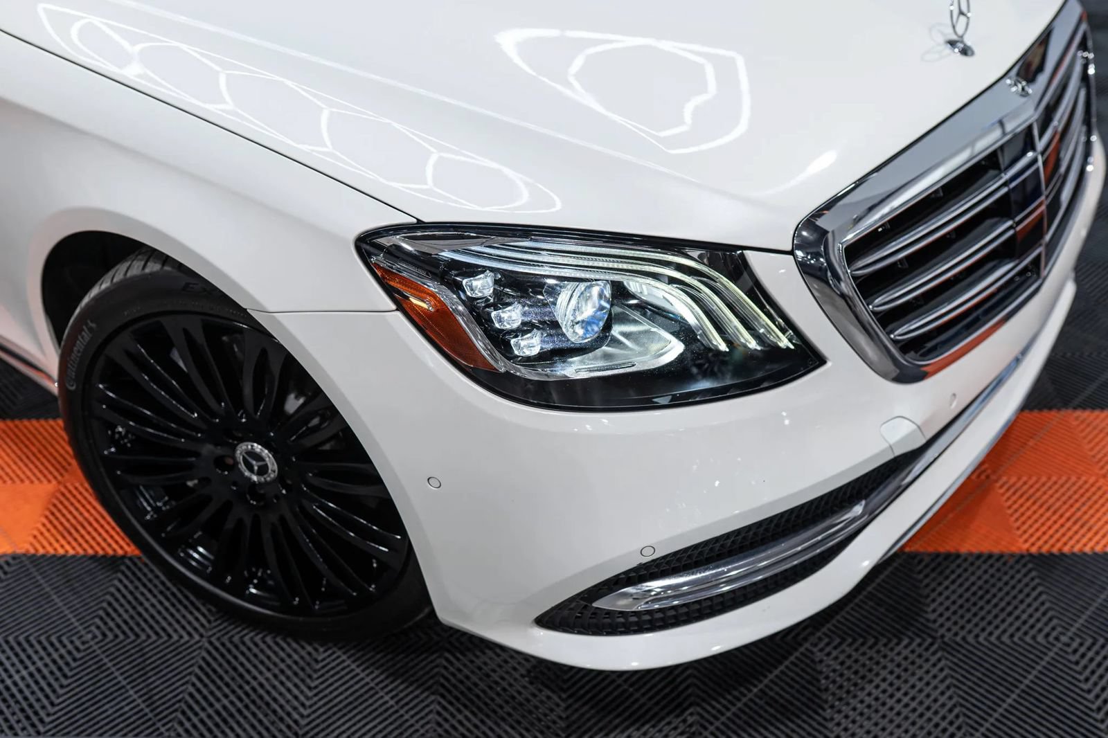 Used 2019 Mercedes-Benz S 560 Sedan image 4
