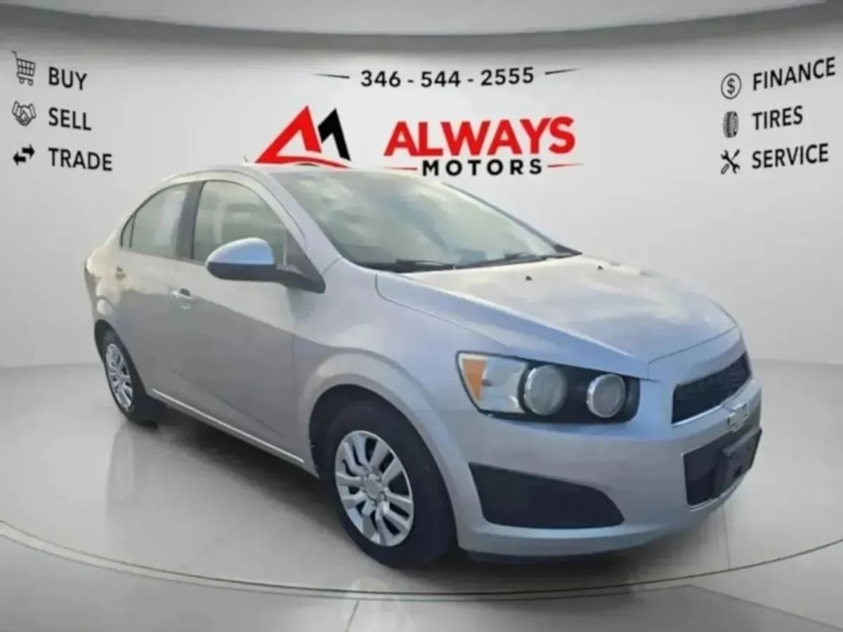 Used 2013 Chevrolet Sonic LS FWD image 10