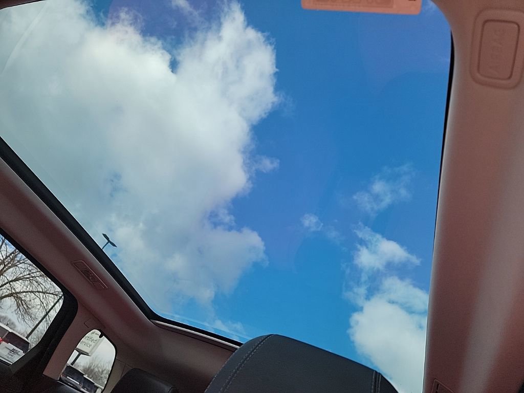 Used 2017 Land Rover Range Rover Evoque SE Premium image 25