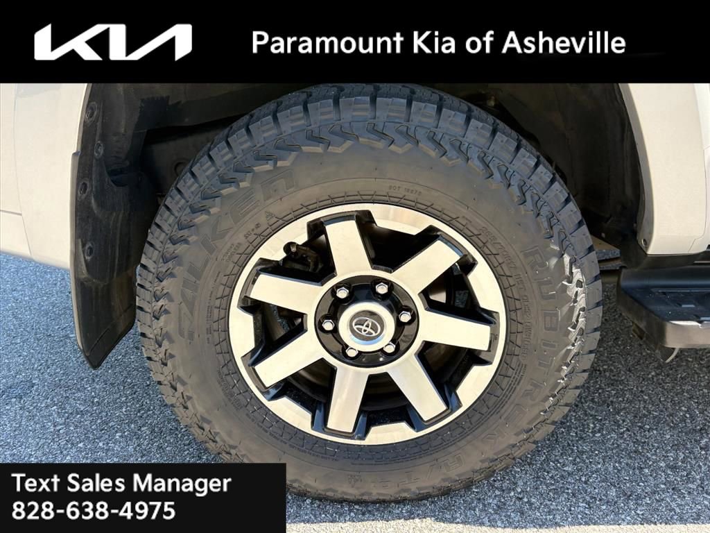 Used 2024 Toyota 4Runner TRD Off-Road image 30