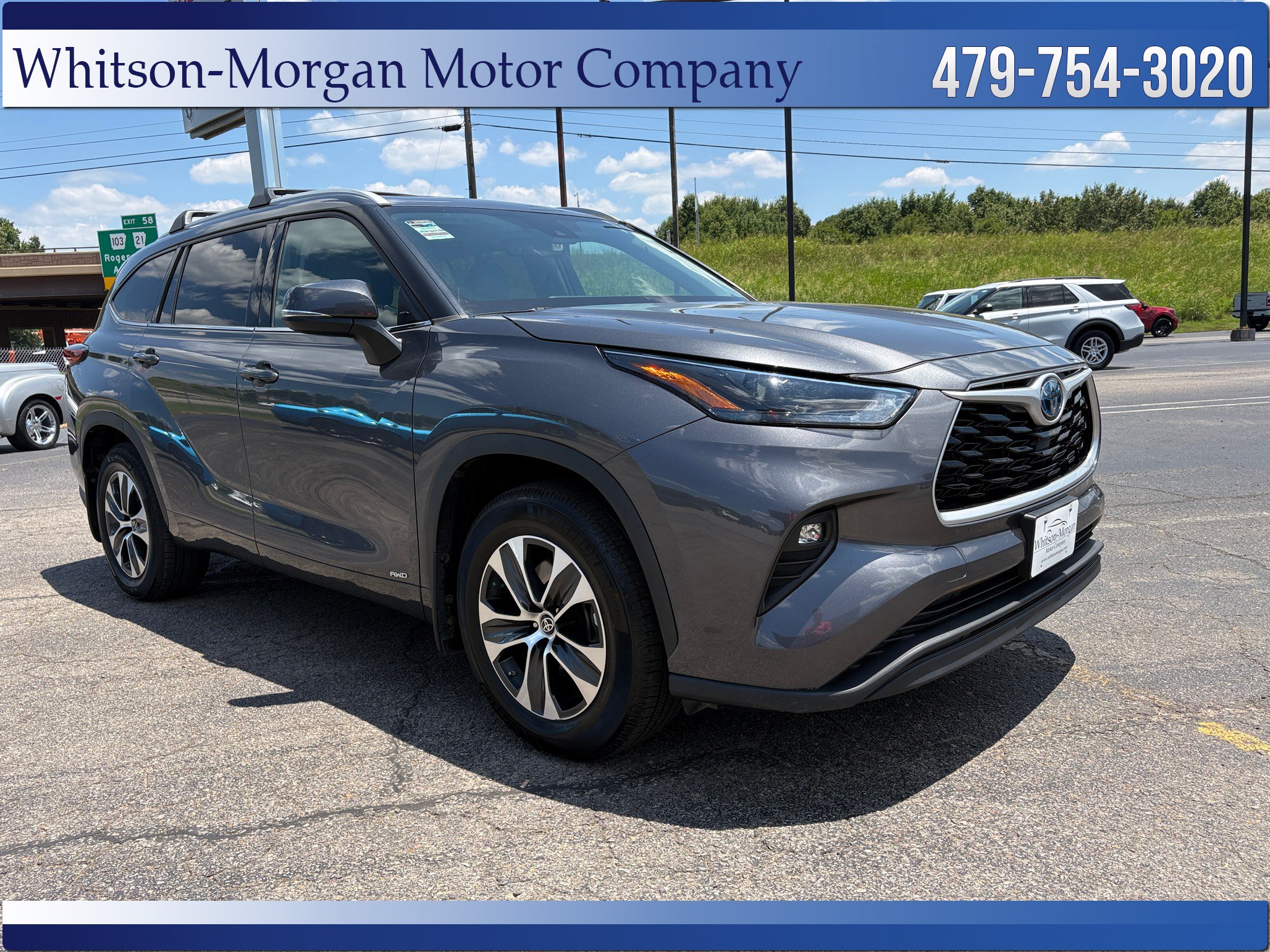 Used 2022 Toyota Highlander XLE AWD/4WD image 4