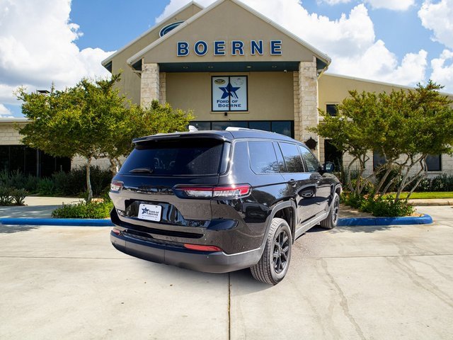 Used 2025 Jeep Grand Cherokee L Laredo image 5