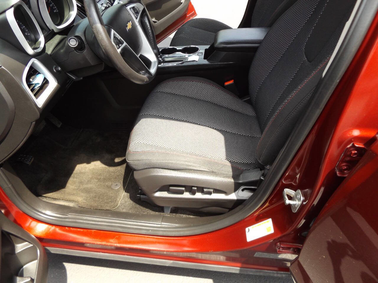 Used 2017 Chevrolet Equinox LT w/ Convenience Package image 13