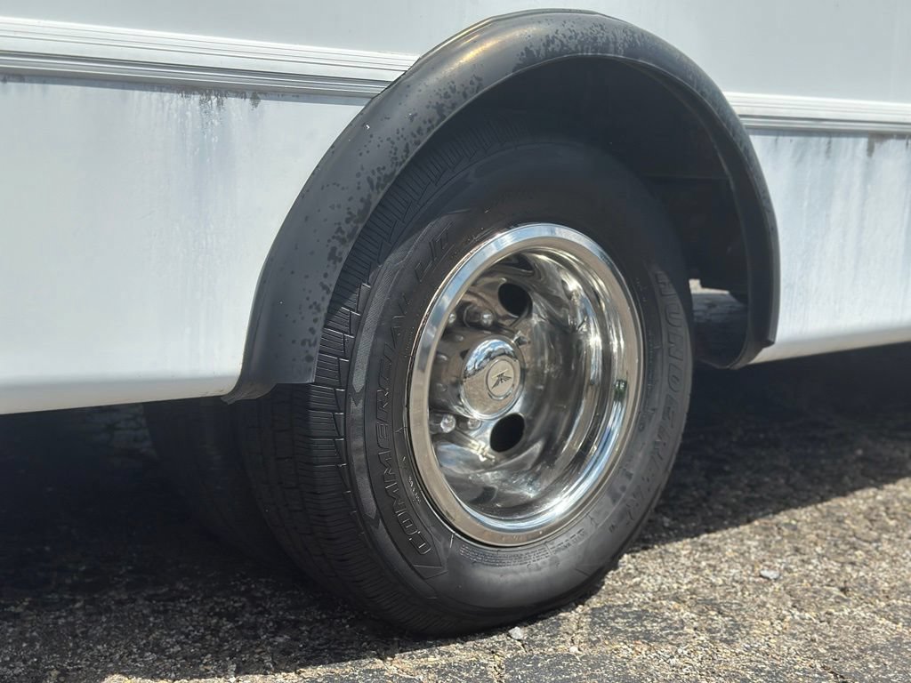 Used 2008 Ford E-350 and Econoline 350 Super Duty RWD image 26